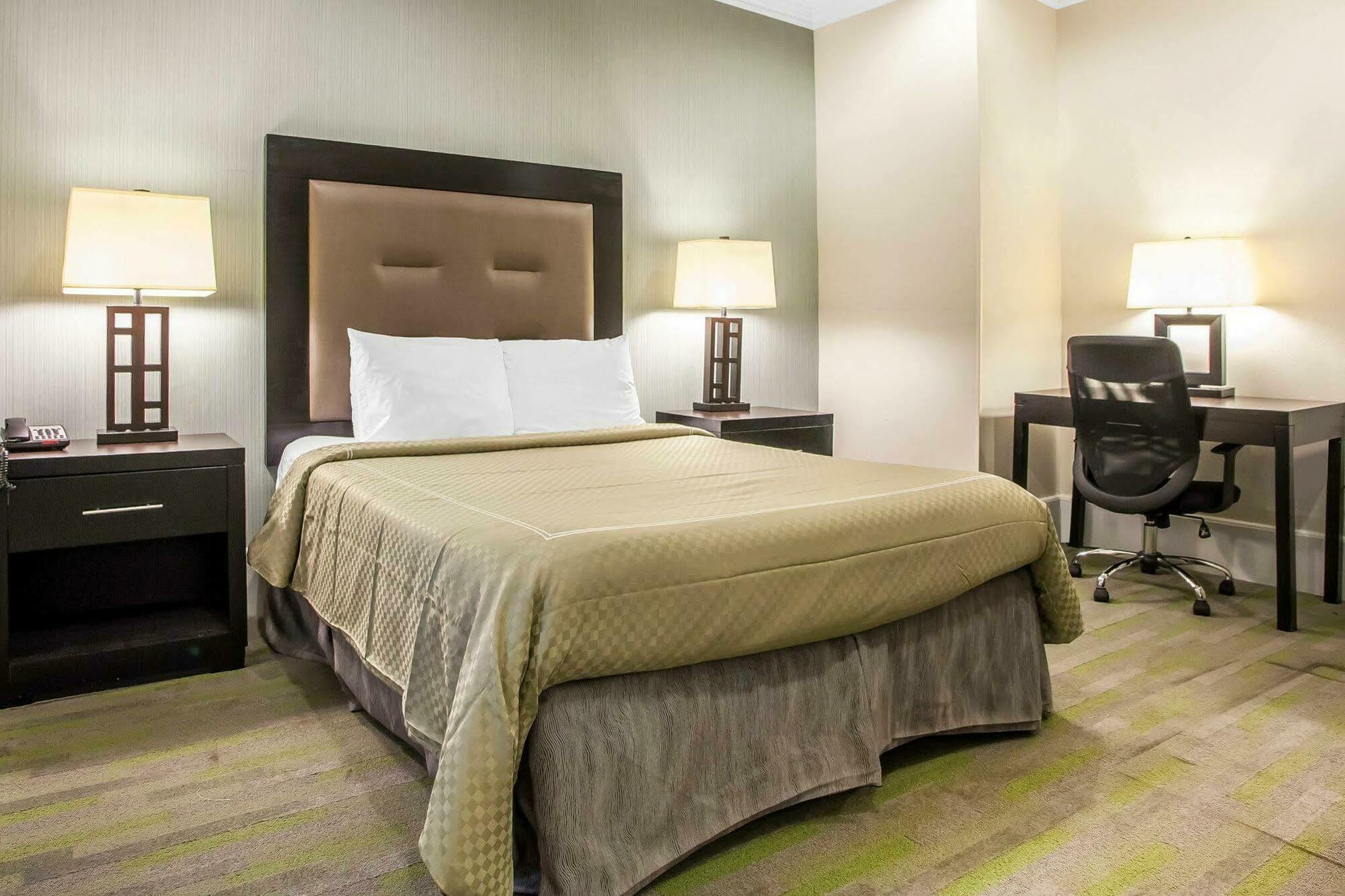Quality Inn Center City Филаделфия Екстериор снимка